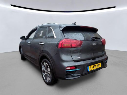 Kia e-Niro ExecutiveLine 64 kWh NL-AUTO | LEDER | PANODAK | 3 FASE ActivLease financial lease