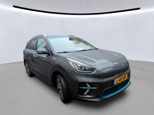 Kia e-Niro ExecutiveLine 64 kWh NL-AUTO | LEDER | PANODAK | 3 FASE ActivLease financial lease