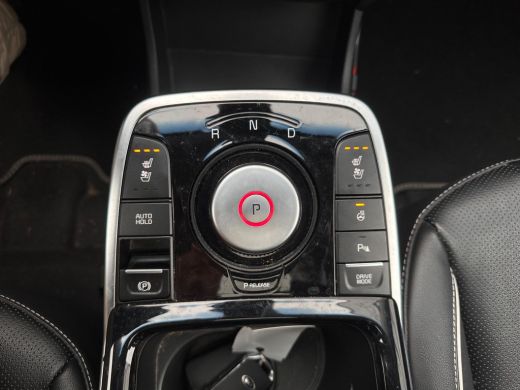 Kia e-Niro ExecutiveLine 64 kWh NL-AUTO | LEDER | PANODAK | 3 FASE ActivLease financial lease