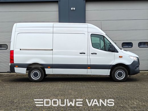 Mercedes-Benz Sprinter L2H2 317 MBUX 360 Camera Navigatie Apple Carplay Stoelverwarming ActivLease financial lease