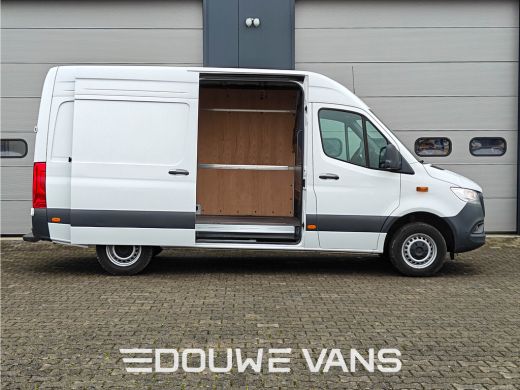 Mercedes-Benz Sprinter L2H2 317 MBUX 360 Camera Navigatie Apple Carplay Stoelverwarming ActivLease financial lease
