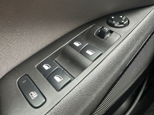 Opel Crossland X 1.2 110PK Turbo 120 Jaar Edition | TREKHAAK| NAVIGATIE| PARKEERSENSOREN| CRUISE CONTROL| DAB| ActivLease financial lease