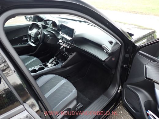 Peugeot e-2008 EV Allure 50 kWh SOH 94% / CARPLAY / CRUISE / ACHTERUITRIJCAMERA ActivLease financial lease