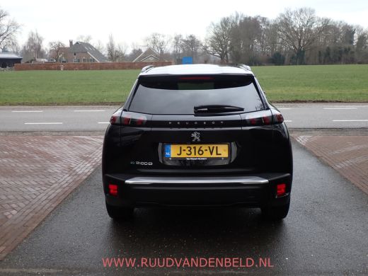 Peugeot e-2008 EV Allure 50 kWh SOH 94% / CARPLAY / CRUISE / ACHTERUITRIJCAMERA ActivLease financial lease