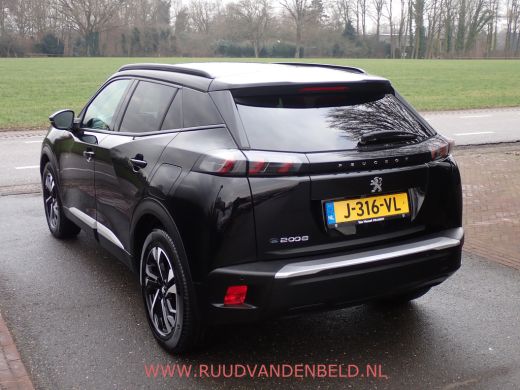 Peugeot e-2008 EV Allure 50 kWh SOH 94% / CARPLAY / CRUISE / ACHTERUITRIJCAMERA ActivLease financial lease