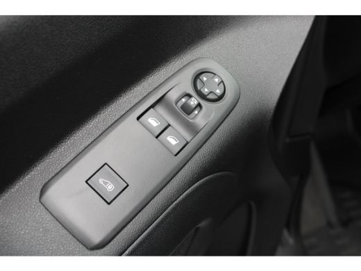 Peugeot e-Partner 136 L2 50 kWh | Automaat | Navigatie | Camera | Long | Lichtmetaal | 3-Zits | BTW | Stoelverwarmi... ActivLease financial lease