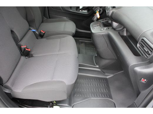 Peugeot e-Partner 136 L2 50 kWh | Automaat | Navigatie | Camera | Long | Lichtmetaal | 3-Zits | BTW | Stoelverwarmi... ActivLease financial lease