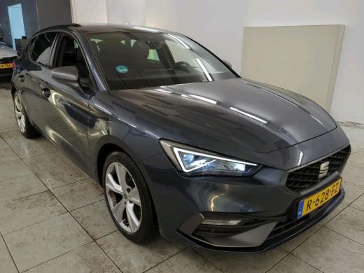 Seat Leon Sportstourer 1.0 TSI FR Business Intense NL-AUTO | CAMERA | STOEL/STUUR VERWARMING ActivLease financial lease