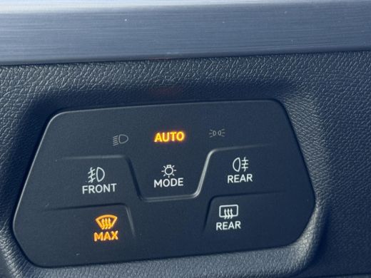 Seat Leon Sportstourer 1.0 TSI FR Business Intense NL-AUTO | CAMERA | STOEL/STUUR VERWARMING ActivLease financial lease