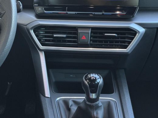 Seat Leon Sportstourer 1.0 TSI FR Business Intense NL-AUTO | CAMERA | STOEL/STUUR VERWARMING ActivLease financial lease