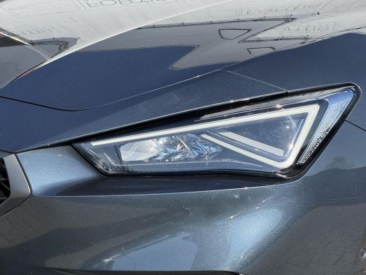 Seat Leon Sportstourer 1.0 TSI FR Business Intense NL-AUTO | CAMERA | STOEL/STUUR VERWARMING ActivLease financial lease