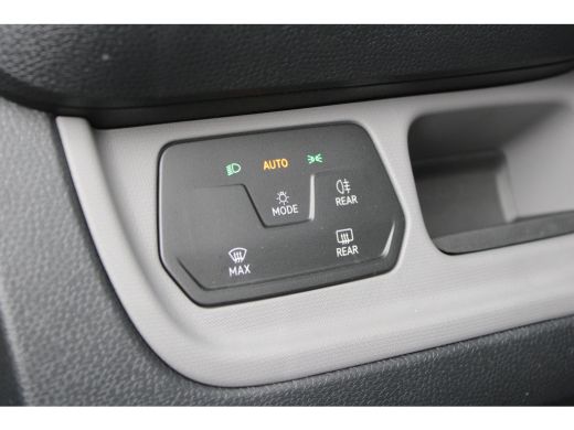 Volkswagen ID. Buzz Cargo Cargo 79 kWh &euro;6.000 VOORDEEL | 286 pk | Trekhaak | Achterdeuren | Bijrijdersbank | Stoelverwarmin... ActivLease financial lease