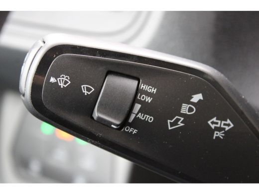 Volkswagen ID. Buzz Cargo Cargo 79 kWh &euro;9.000 VOORDEEL | 286 pk | Trekhaak | Achterdeuren | Bijrijdersbank | Stoelverwarmin... ActivLease financial lease