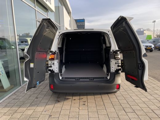 Volkswagen ID. Buzz Cargo Cargo Economy Business 286PK RWD | Trekhaak | Achterdeuren | Achteruitrijcamera | app connect ActivLease financial lease