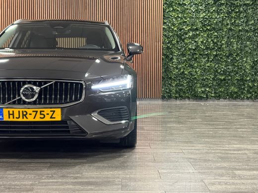 Volvo  V60 T6 AWD Recharge Essential T6 AWD Recharge Essential | Trekhaak | All Season banden | Lederen bekl... ActivLease financial lease