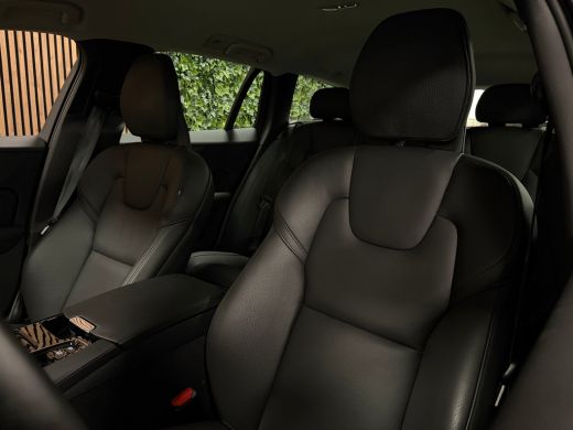 Volvo  V60 T6 AWD Recharge Essential T6 AWD Recharge Essential | Trekhaak | All Season banden | Lederen bekl... ActivLease financial lease