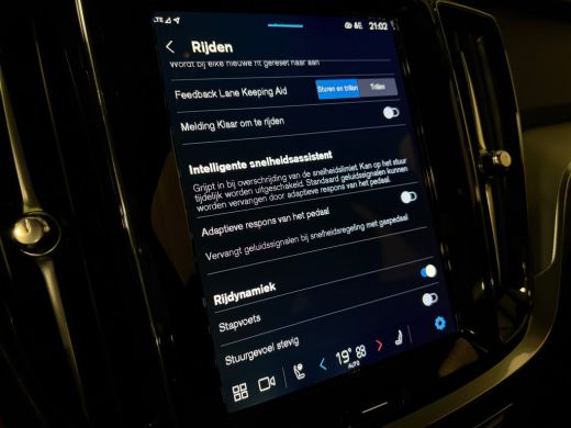 Volvo  V60 T6 AWD Recharge Essential T6 AWD Recharge Essential | Trekhaak | All Season banden | Lederen bekl... ActivLease financial lease