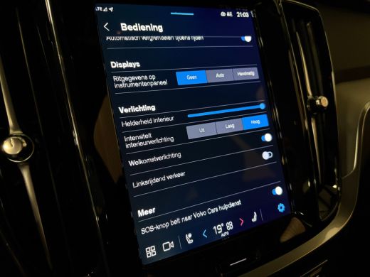 Volvo  V60 T6 AWD Recharge Essential T6 AWD Recharge Essential | Trekhaak | All Season banden | Lederen bekl... ActivLease financial lease