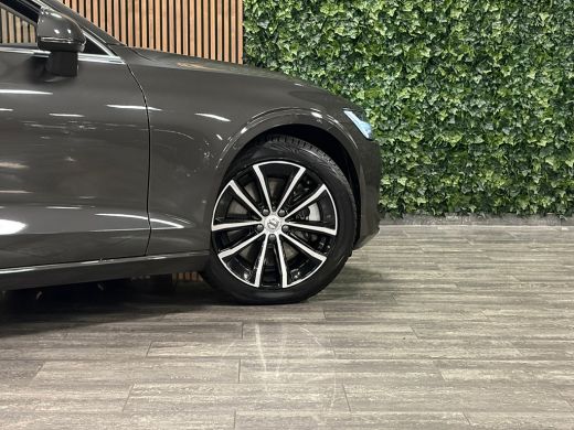 Volvo  V60 T6 AWD Recharge Essential T6 AWD Recharge Essential | Trekhaak | All Season banden | Lederen bekl... ActivLease financial lease