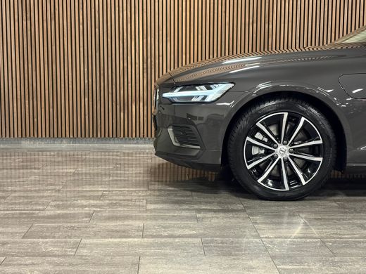 Volvo  V60 T6 AWD Recharge Essential T6 AWD Recharge Essential | Trekhaak | All Season banden | Lederen bekl... ActivLease financial lease