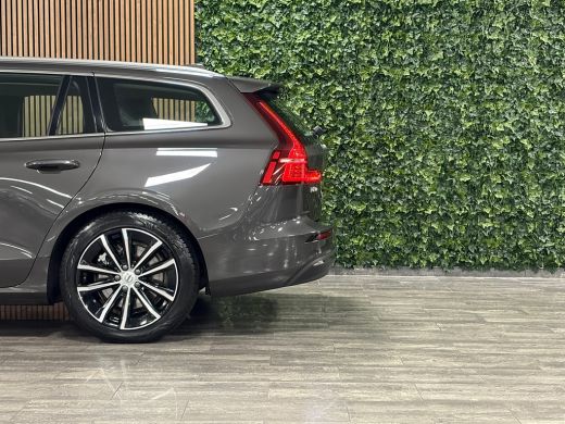 Volvo  V60 T6 AWD Recharge Essential T6 AWD Recharge Essential | Trekhaak | All Season banden | Lederen bekl... ActivLease financial lease