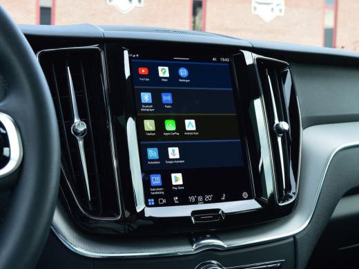 Volvo  XC60 2.0 T6 Plug-in hybrid AWD R-Design ActivLease financial lease