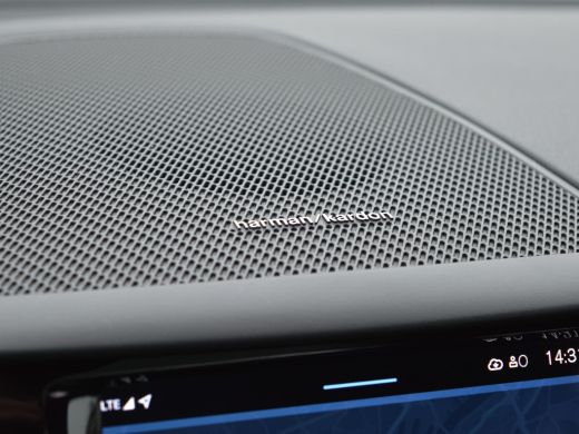 Volvo  XC60 2.0 T6 Plug-in hybrid AWD R-Design ActivLease financial lease