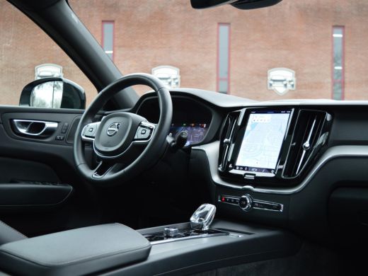 Volvo  XC60 2.0 T6 Plug-in hybrid AWD R-Design ActivLease financial lease