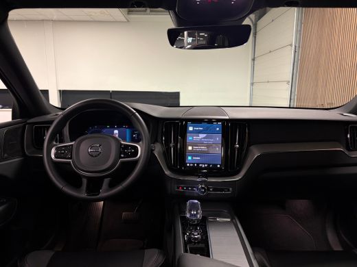 Volvo  XC60 T6 AWD Recharge Plus Dark 360&deg; Camera | Harman Kardon | All Season Banden | Adaptieve Cruise Cont... ActivLease financial lease