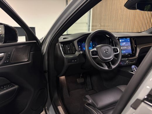 Volvo  XC60 T6 AWD Recharge Plus Dark 360&deg; Camera | Harman Kardon | All Season Banden | Adaptieve Cruise Cont... ActivLease financial lease