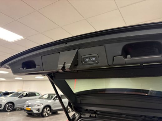 Volvo  XC60 T6 AWD Recharge R-Design Uniek! Pine Grey &eacute;n Facelift | Luchtvering | Trekhaak | 360&deg; Camera | St... ActivLease financial lease