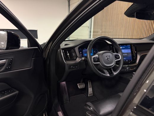Volvo  XC60 T6 AWD Recharge R-Design Uniek! Pine Grey &eacute;n Facelift | Luchtvering | Trekhaak | 360&deg; Camera | St... ActivLease financial lease