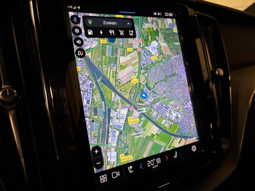 Volvo  XC60 T6 AWD Recharge R-Design Uniek! Pine Grey &eacute;n Facelift | Luchtvering | Trekhaak | 360&deg; Camera | St... ActivLease financial lease