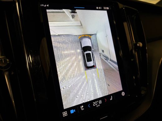 Volvo  XC60 T6 AWD Recharge R-Design Uniek! Pine Grey &eacute;n Facelift | Luchtvering | Trekhaak | 360&deg; Camera | St... ActivLease financial lease