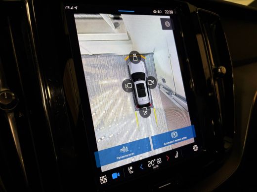 Volvo  XC60 T6 AWD Recharge R-Design Uniek! Pine Grey &eacute;n Facelift | Luchtvering | Trekhaak | 360&deg; Camera | St... ActivLease financial lease