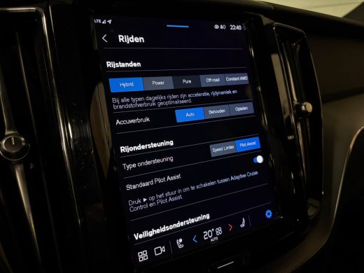 Volvo  XC60 T6 AWD Recharge R-Design Uniek! Pine Grey &eacute;n Facelift | Luchtvering | Trekhaak | 360&deg; Camera | St... ActivLease financial lease