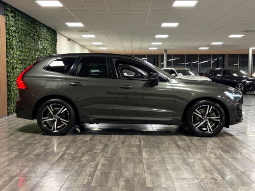Volvo  XC60 T6 AWD Recharge R-Design Uniek! Pine Grey &eacute;n Facelift | Luchtvering | Trekhaak | 360&deg; Camera | St... ActivLease financial lease