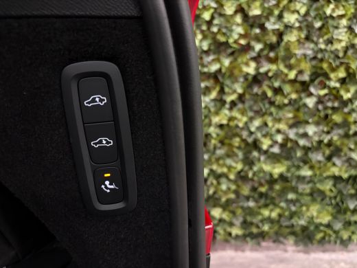 Volvo  XC90 T8 AWD Recharge Ultra Ultimate Bright Luchtvering | Trekhaak | Stoelventilatie | 360&deg; Camera | He... ActivLease financial lease