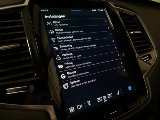 Volvo  XC90 T8 AWD Recharge Ultra Ultimate Dark Luchtvering | Trekhaak | All Season banden | 360&deg; Camera | He... ActivLease financial lease