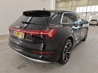 Audi e-tron 55 quattro Business edition Plus 95 kWh NL-AUTO | PANODAK | SOH 93% | TREKHAAK