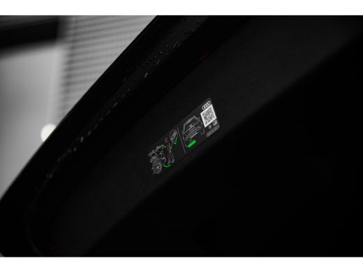 Audi Q3 1.5 272pk e-hybrid S edition | Panoramadak | Techniekpakket pro | MMI Pro | Matrix | ActivLease financial lease