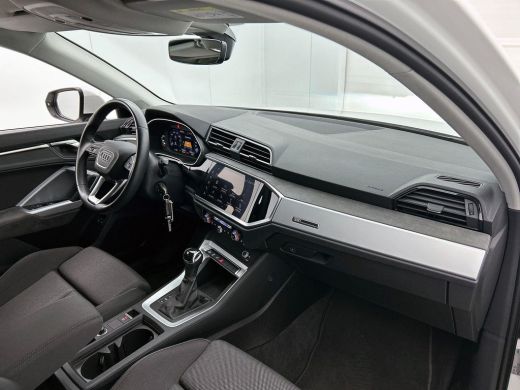 Audi Q3 45 TFSI e Edition CARPLAY | EL-ACHTERKLEP | AD-CRUISE ActivLease financial lease