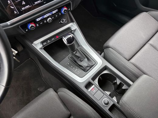 Audi Q3 45 TFSI e Edition CARPLAY | EL-ACHTERKLEP | AD-CRUISE ActivLease financial lease