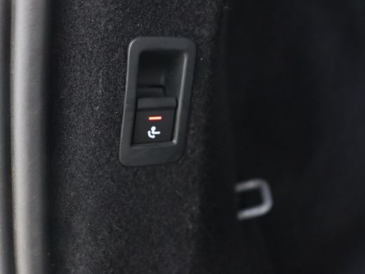 Audi Q4 e-tron 40 Launch edition Advanced 77 kWh | Warmtepomp | Adaptive cruise | Trekhaak | Camera | Stoelverwa... ActivLease financial lease