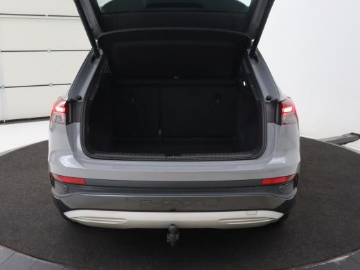 Audi Q4 e-tron 40 Launch edition Advanced 77 kWh | Warmtepomp | Adaptive cruise | Trekhaak | Camera | Stoelverwa... ActivLease financial lease