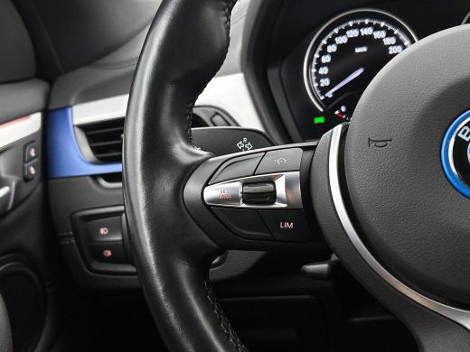 BMW X1 xDrive25e Exe PLUG-In M Sport Shadow TREKHAAK | 1/2 LEER | EL. ACHTERKLEP | 18"LM ActivLease financial lease