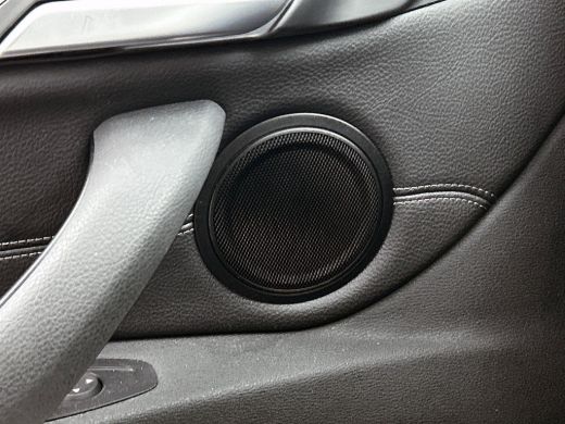 BMW X1 xDrive25e Exe PLUG-In M Sport Shadow TREKHAAK | 1/2 LEER | EL. ACHTERKLEP | 18"LM ActivLease financial lease