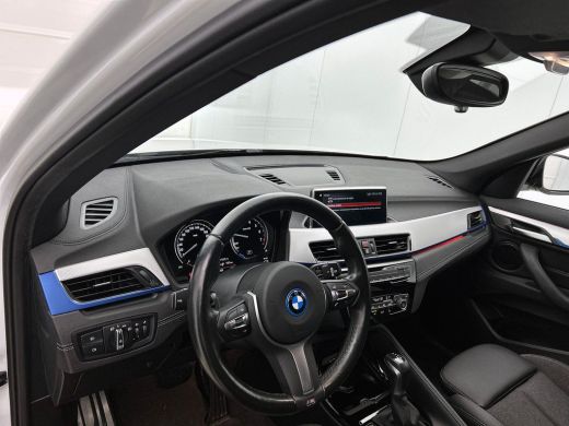 BMW X1 xDrive25e Exe PLUG-In M Sport Shadow TREKHAAK | 1/2 LEER | EL. ACHTERKLEP | 18"LM ActivLease financial lease