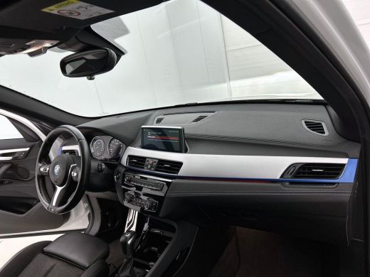 BMW X1 xDrive25e Exe PLUG-In M Sport Shadow TREKHAAK | 1/2 LEER | EL. ACHTERKLEP | 18"LM ActivLease financial lease