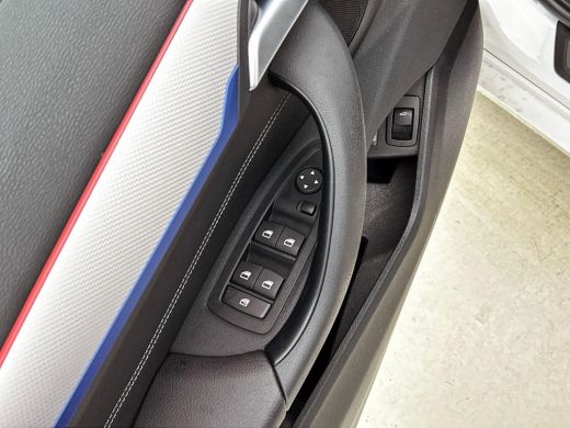 BMW X1 xDrive25e Exe PLUG-In M Sport Shadow TREKHAAK | 1/2 LEER | EL. ACHTERKLEP | 18"LM ActivLease financial lease